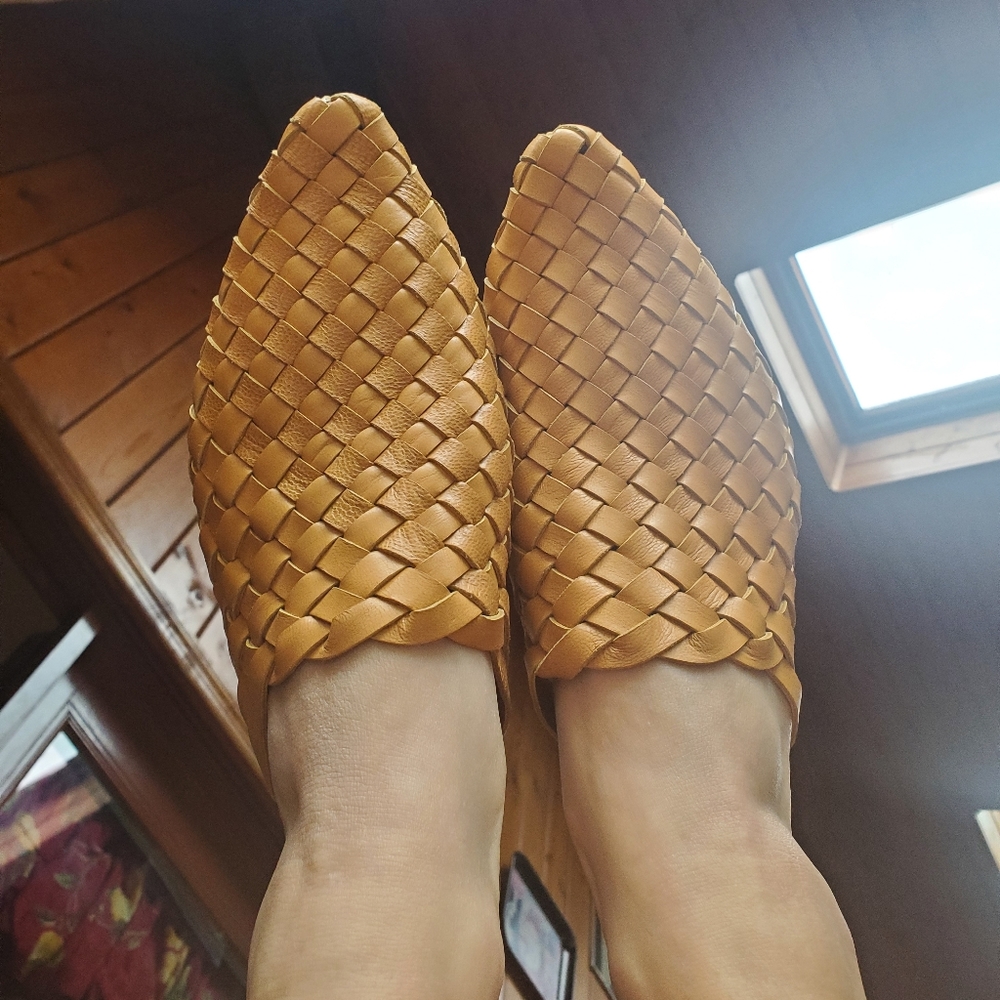 SOLD--Mihaleo Paloma Woven - Picture 7 of 10